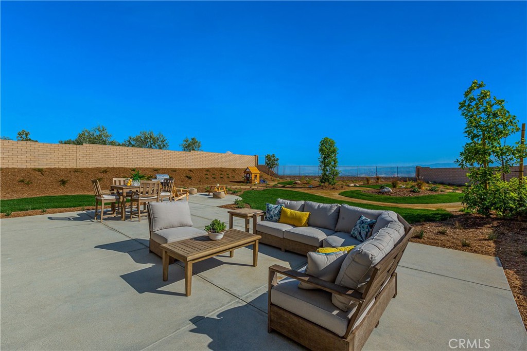 28426 Old Spgs Road Castaic, CA 91384 - Photo 3 of 13
