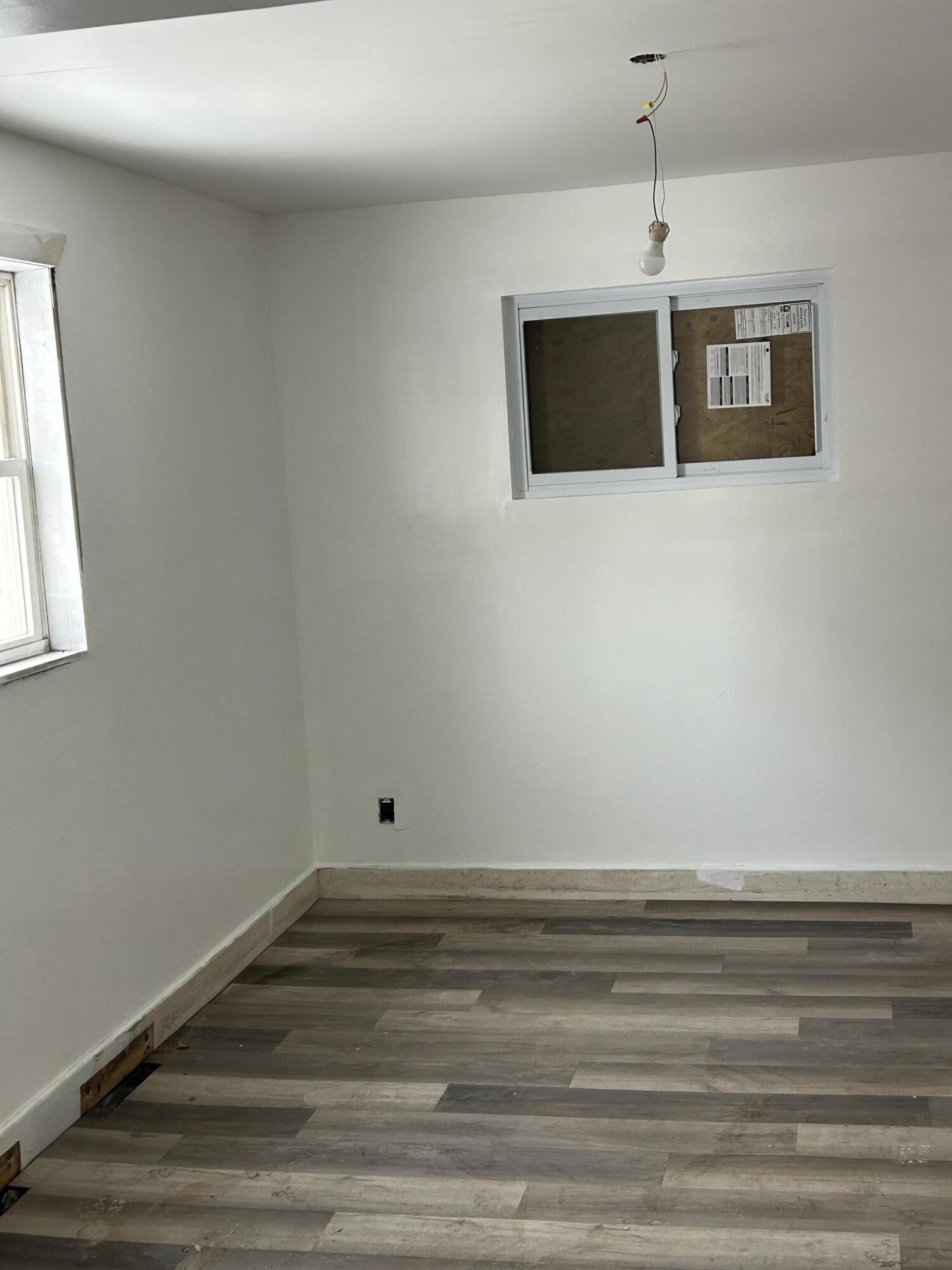 655 Vermont Street Gary, IN 46402 - Photo 15 of 29 1500x2000