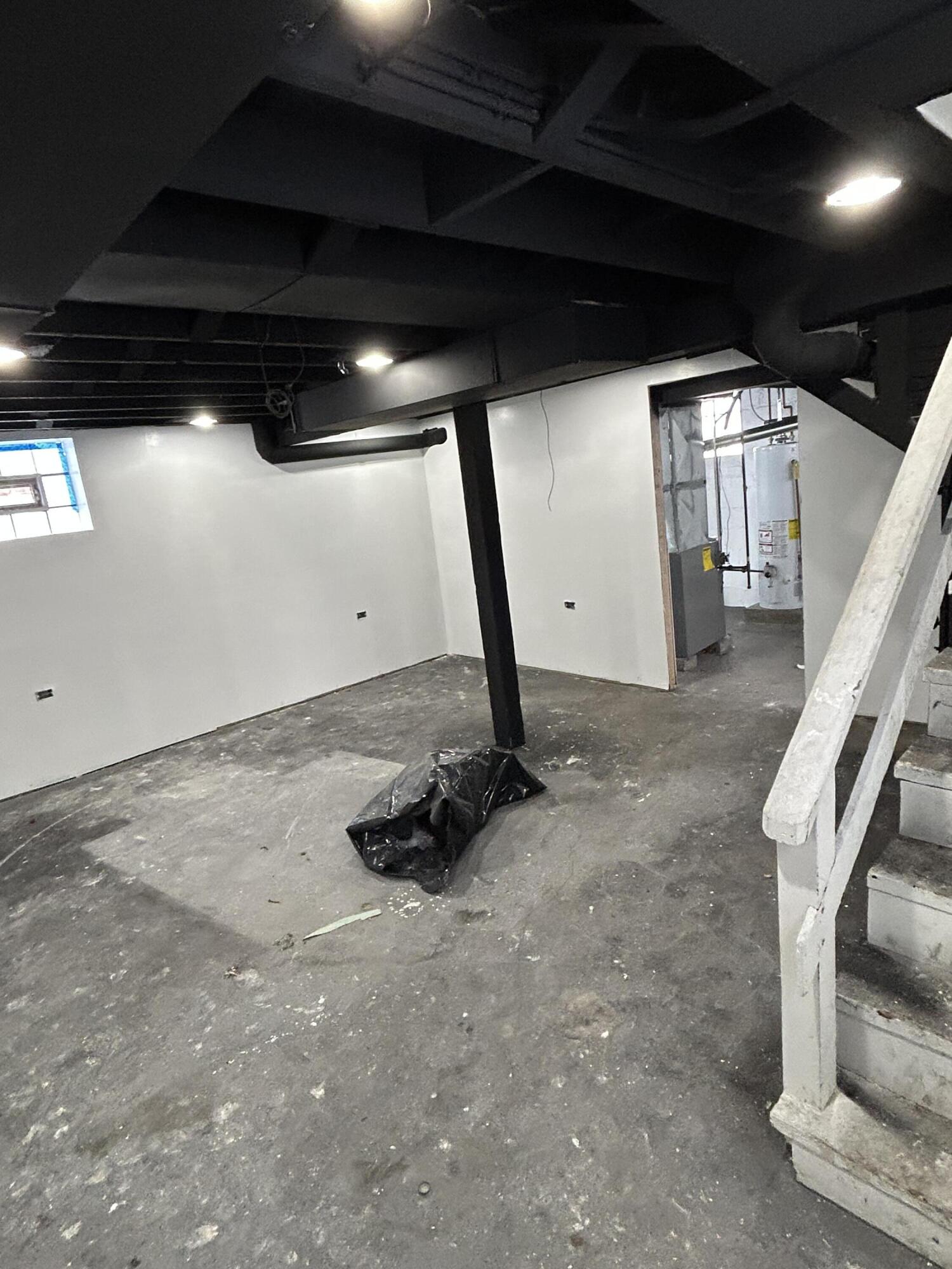 655 Vermont Street Gary, IN 46402 - Photo 21 of 29 1500x2000