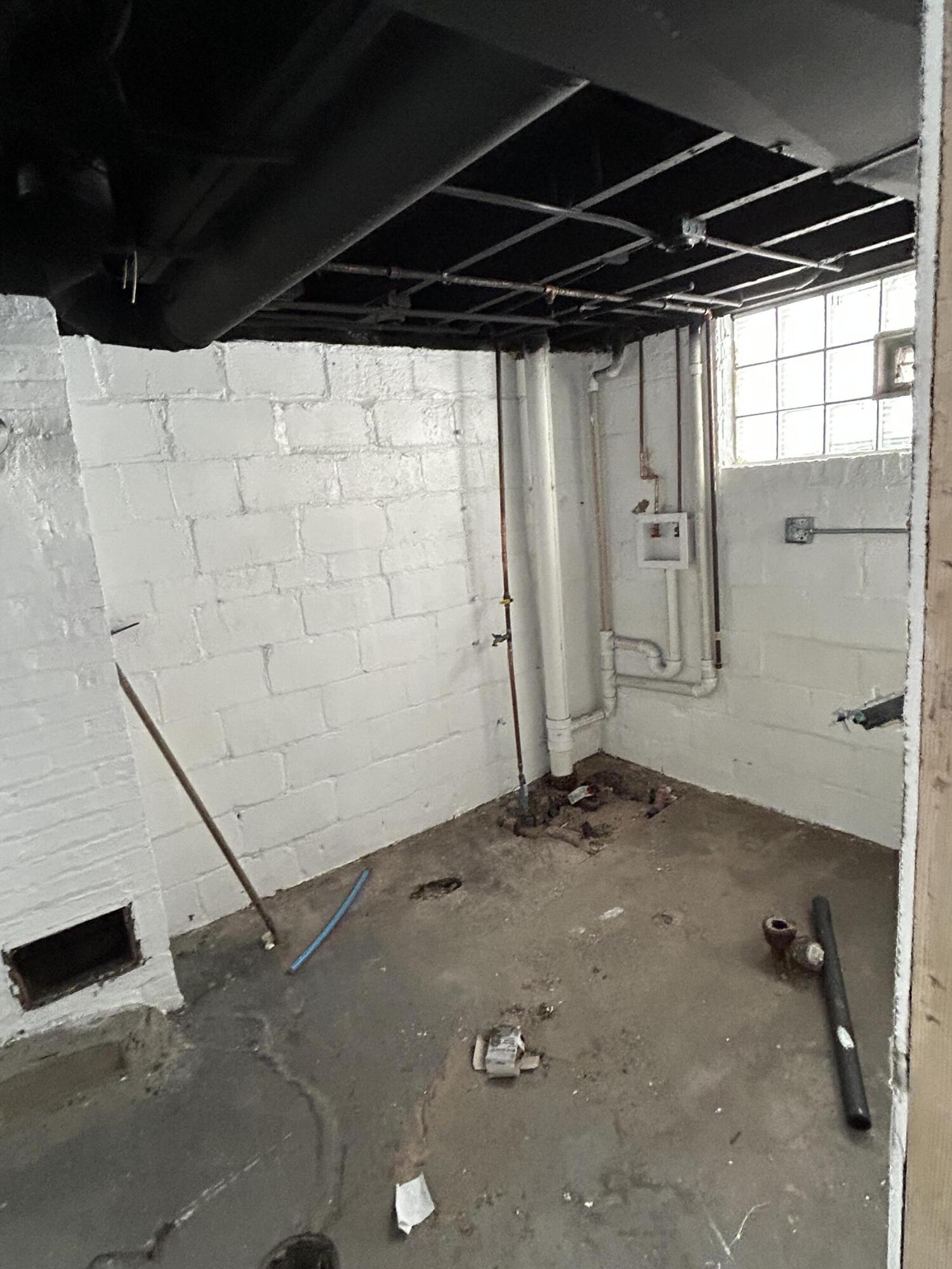 655 Vermont Street Gary, IN 46402 - Photo 23 of 29 1500x2000