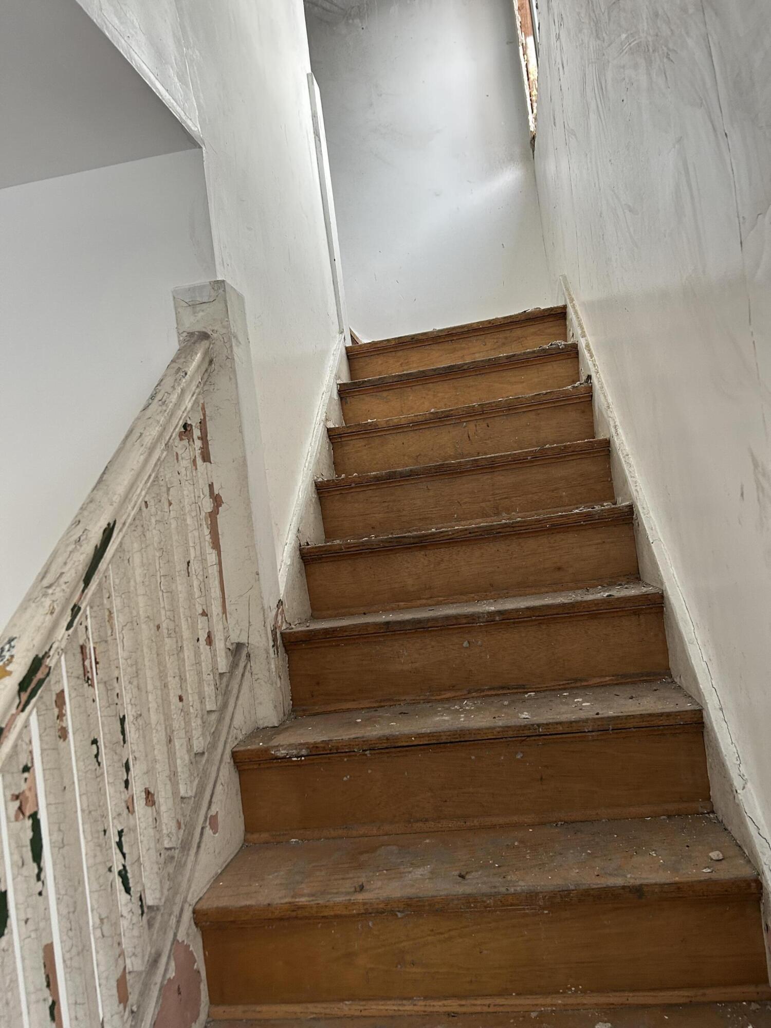 655 Vermont Street Gary, IN 46402 - Photo 5 of 29 1500x2000