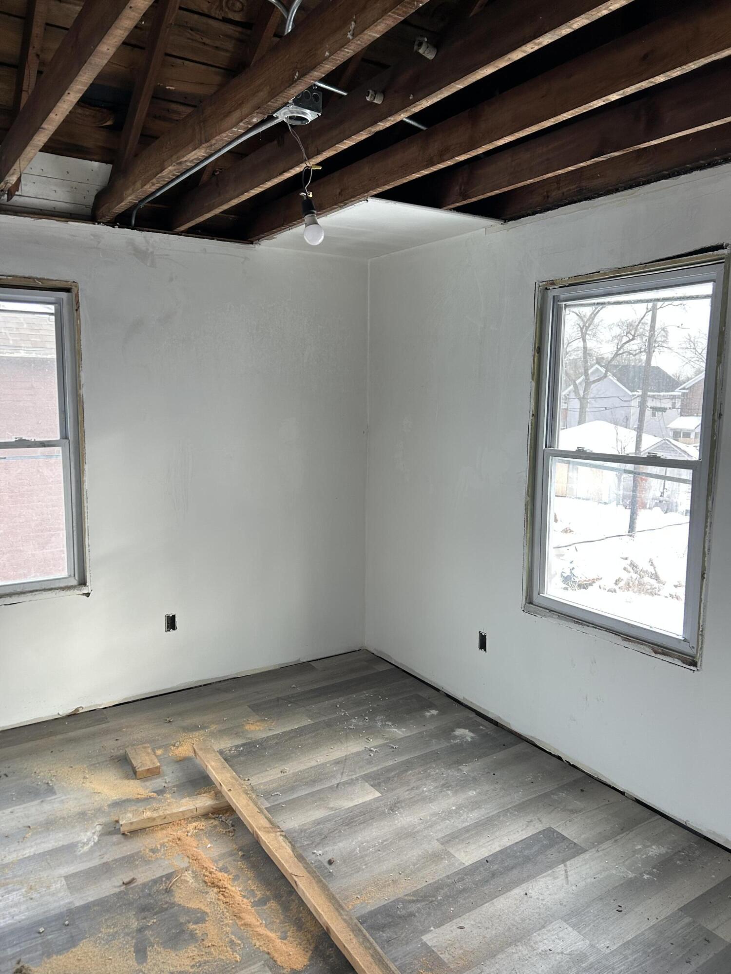 655 Vermont Street Gary, IN 46402 - Photo 8 of 29 1500x2000