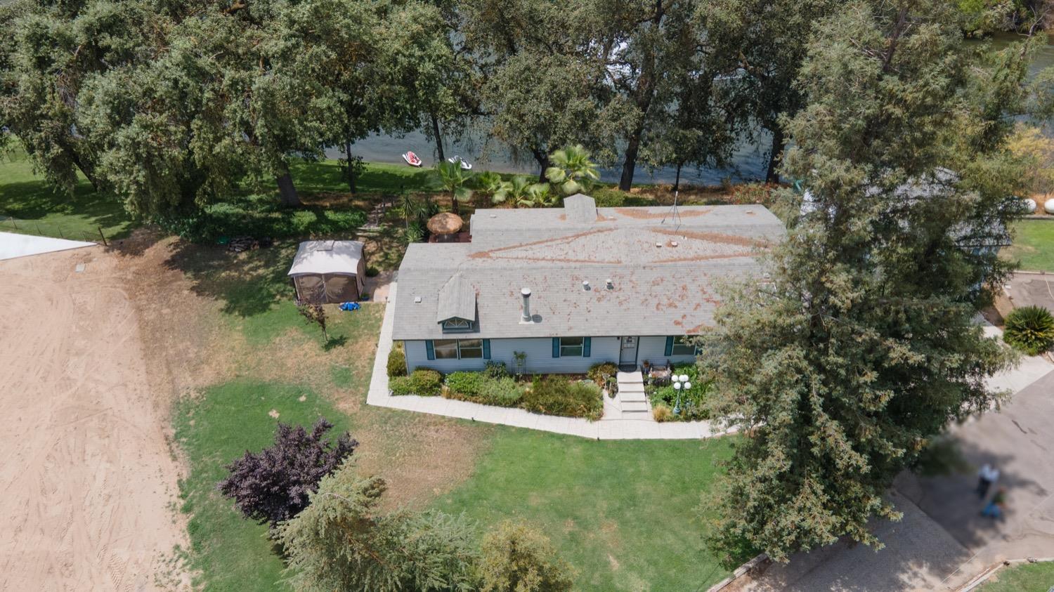 41261B Road 40 Reedley, CA 93654 - Photo 16 of 46 Arial view of the home and the Kings River