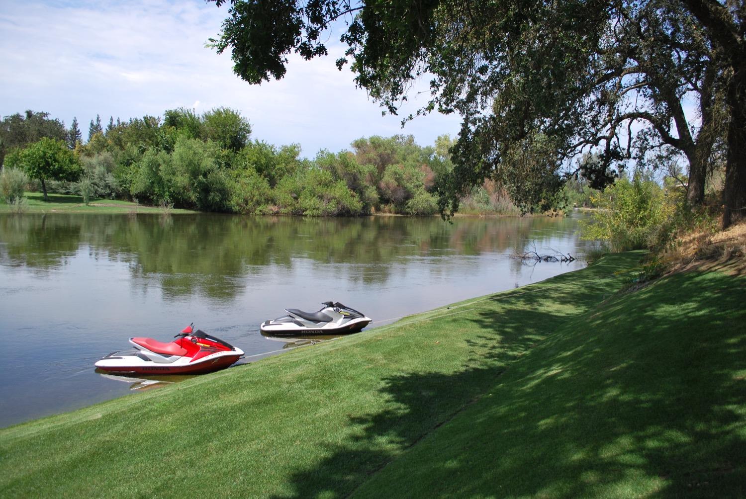 41261B Road 40 Reedley, CA 93654 - Photo 2 of 46 Your back yard is here.