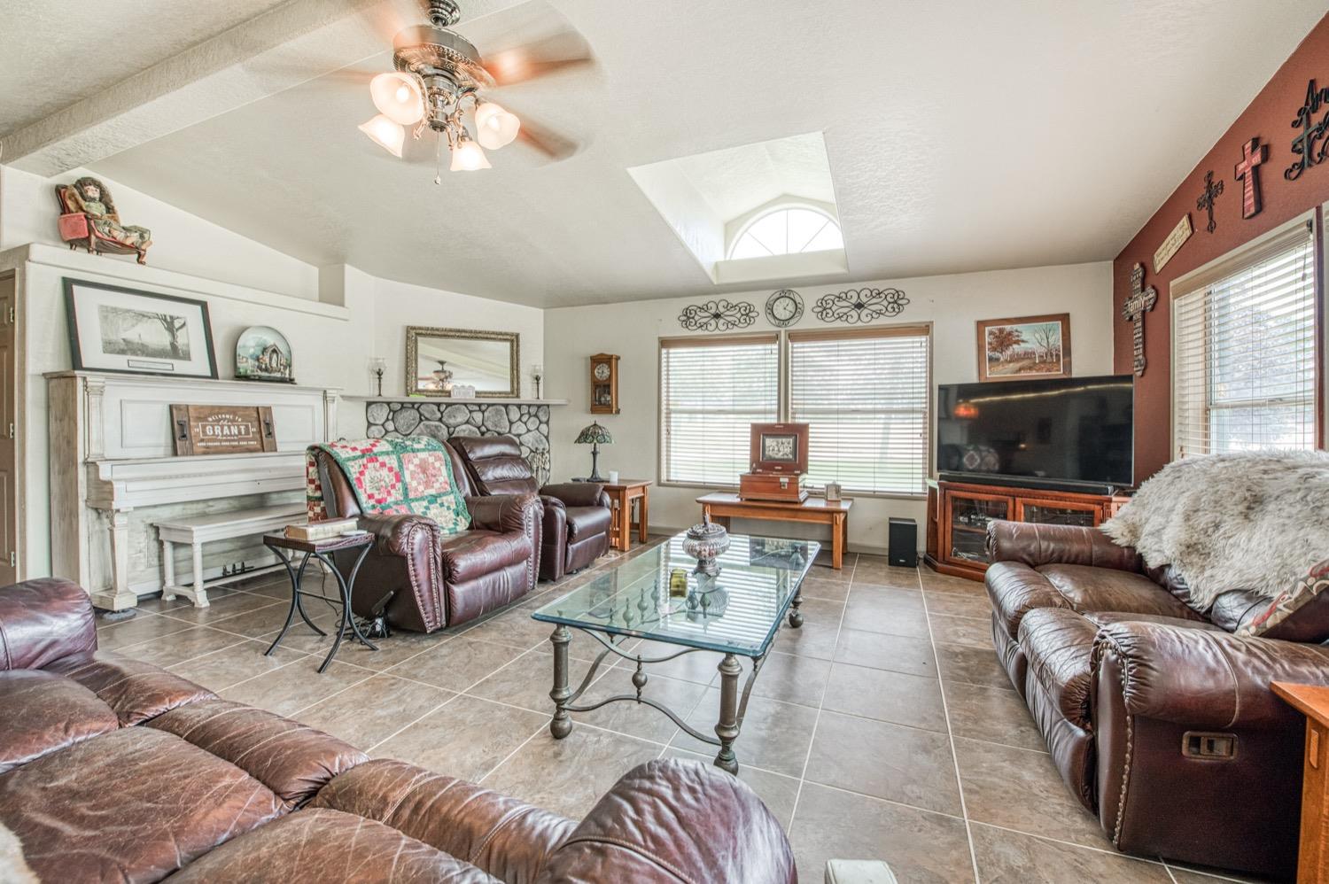 41261B Road 40 Reedley, CA 93654 - Photo 23 of 46 Gallery Image 23