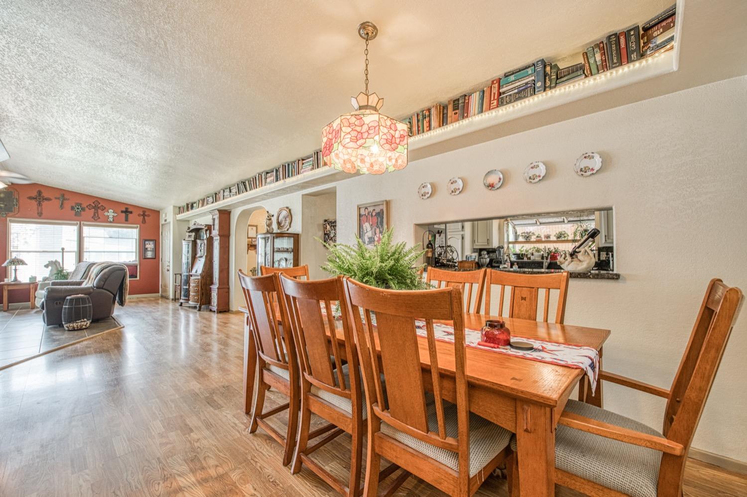 41261B Road 40 Reedley, CA 93654 - Photo 28 of 46 Dining room