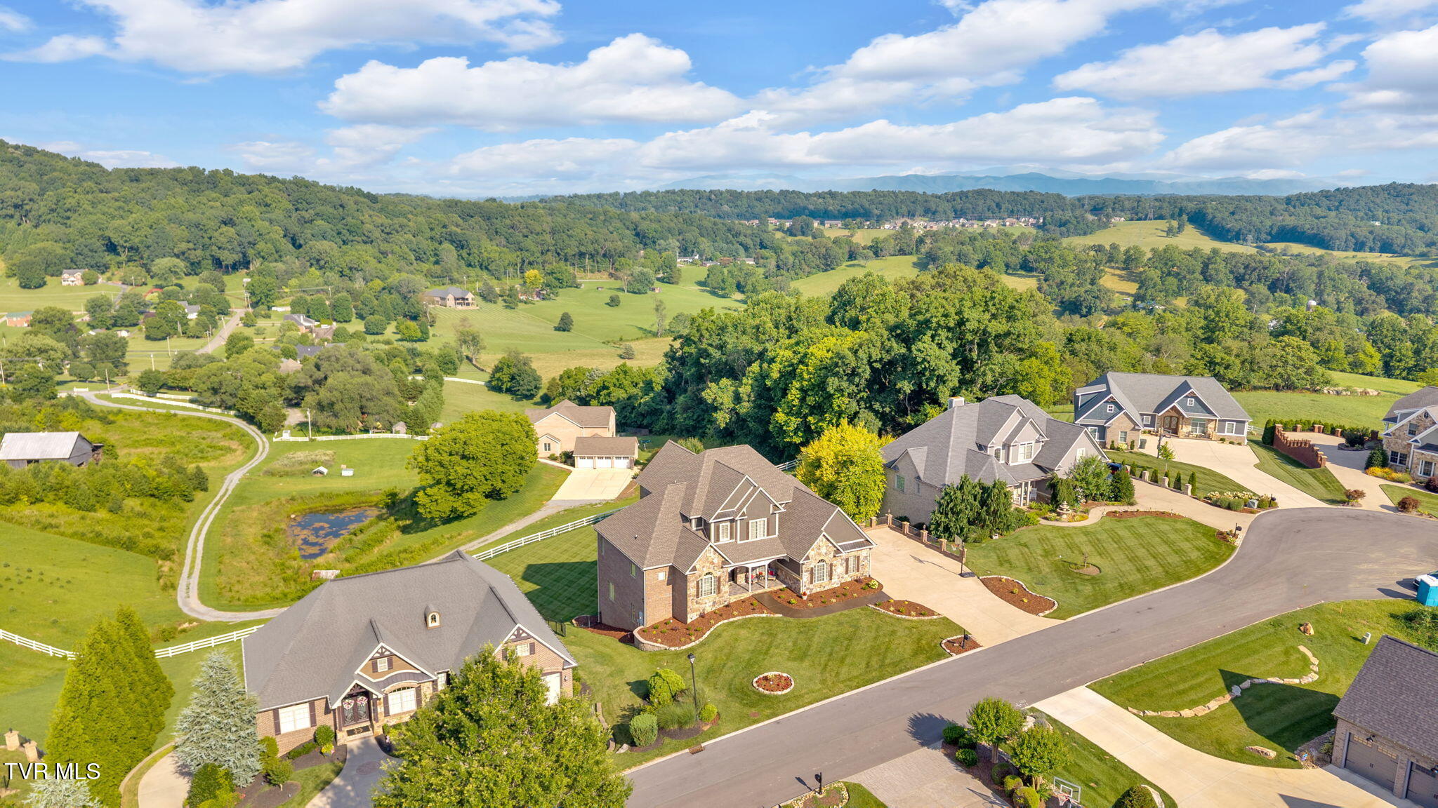 301 Sunset Ridge Court Johnson City, TN 37615 - Photo 77 of 80 76-web-or-mls-DJI_20250703174804_0889_D