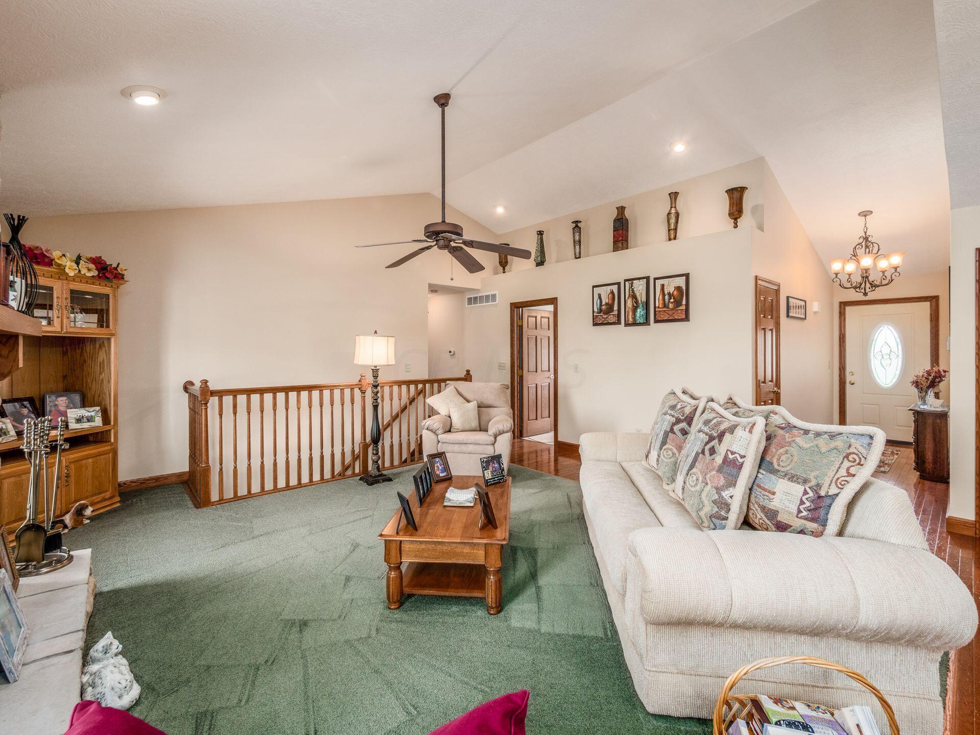 12540 Walker Road Ashville, OH 43103 - Photo 16 of 64 great room