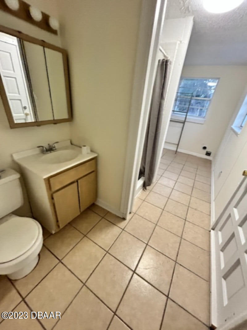 152 Ponce De Leon Drive Ormond Beach, FL 32176 - Photo 9 of 12 Showerbathjpeg