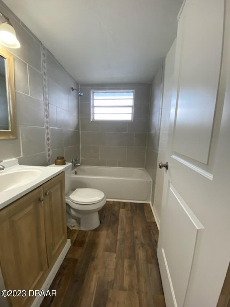 152 Ponce De Leon Drive Ormond Beach, FL 32176 - Photo 10 of 12 Tubbathjpeg