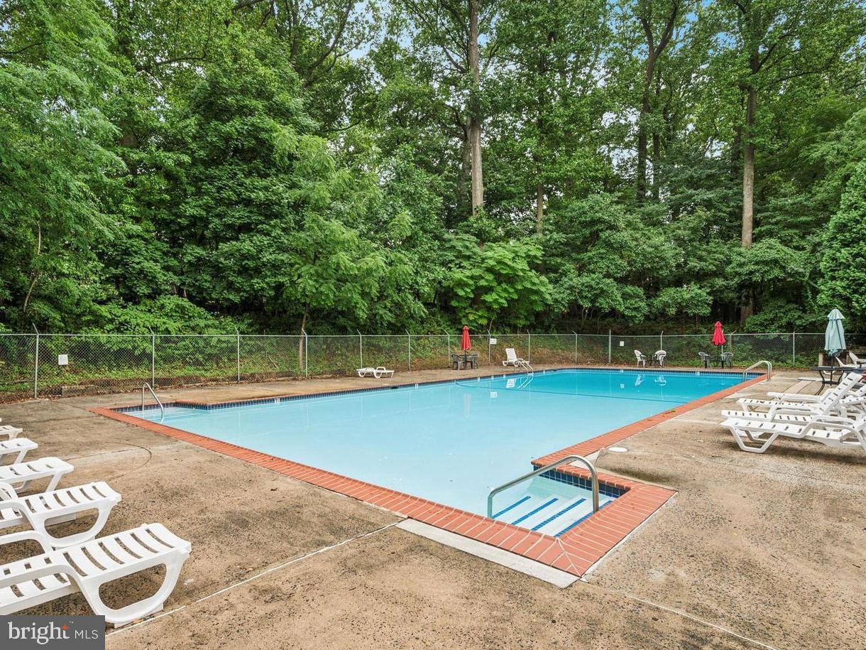 400 Glendale Road, Unit D23 Havertown, PA 19083 - Photo 18 of 19 Pool