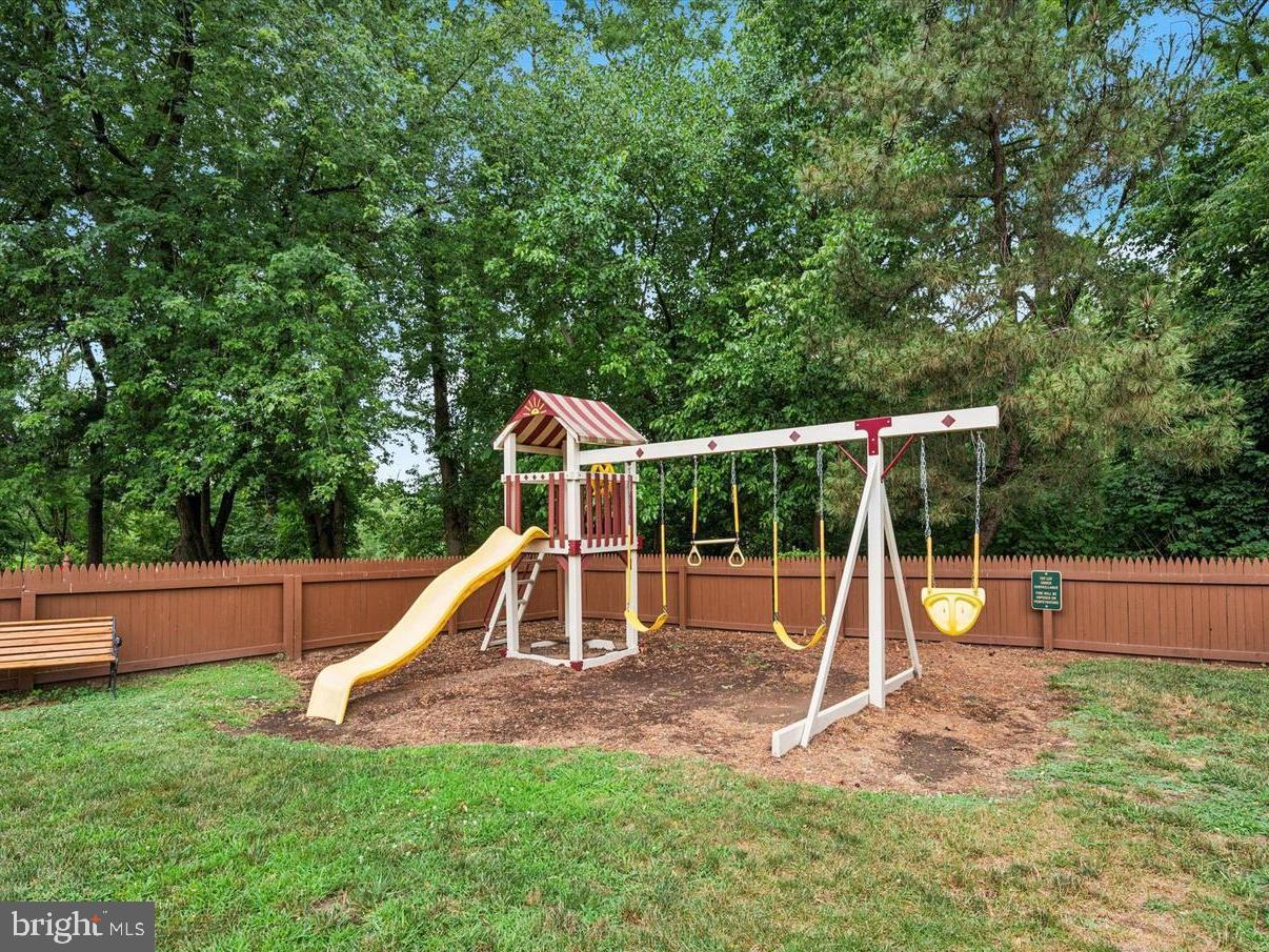 400 Glendale Road, Unit D23 Havertown, PA 19083 - Photo 19 of 19 Playground