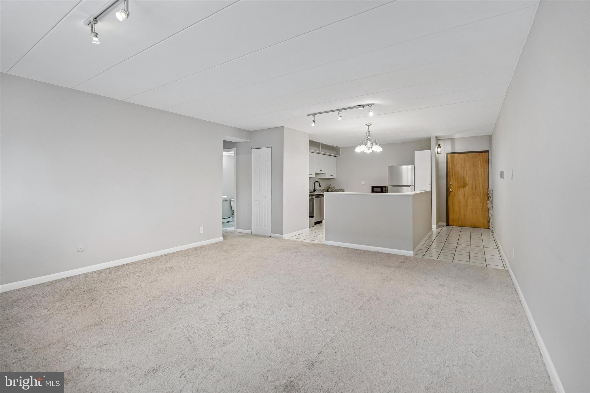 400 Glendale Road, Unit D23 Havertown, PA 19083 - Photo 4 of 19 New carpet and paint throughout