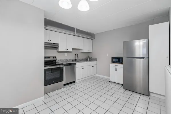$140,000 | 400 Glendale Road, Unit D23, Havertown, PA 19083