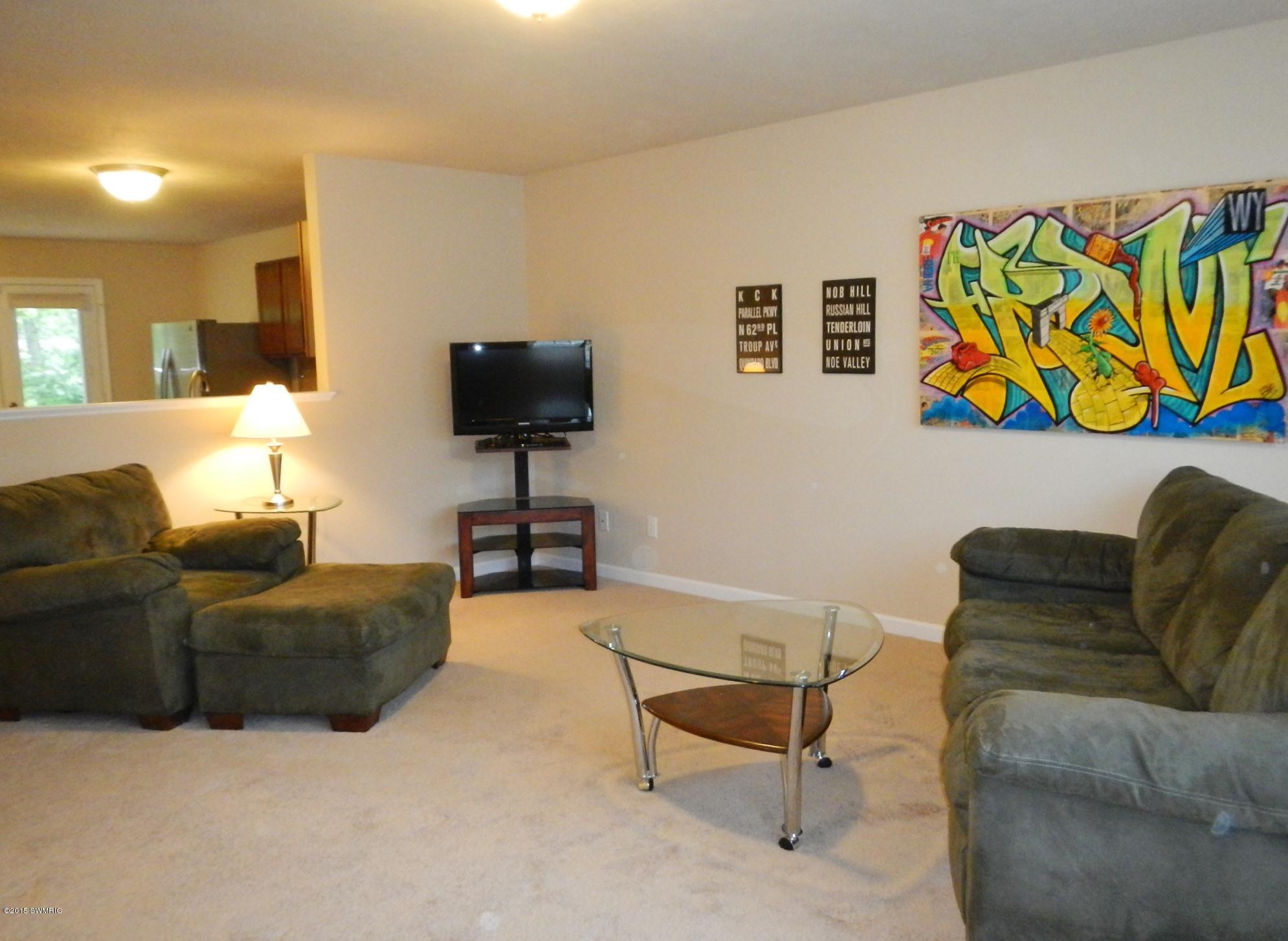 3235 Quarry Ridge Court Kalamazoo, MI 49006 - Photo 4 of 29 DSCN4538