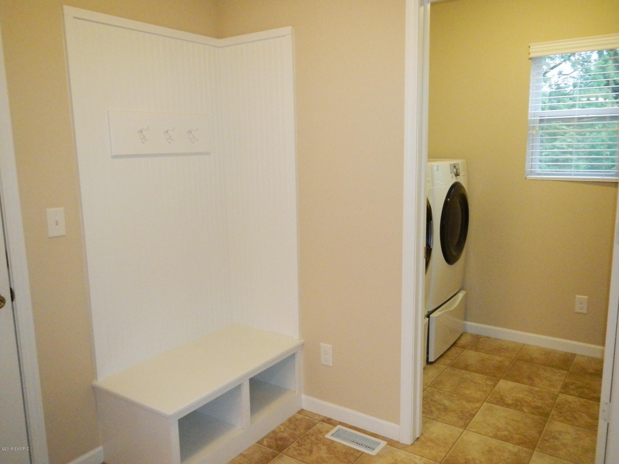 3235 Quarry Ridge Court Kalamazoo, MI 49006 - Photo 10 of 29 DSCN4551