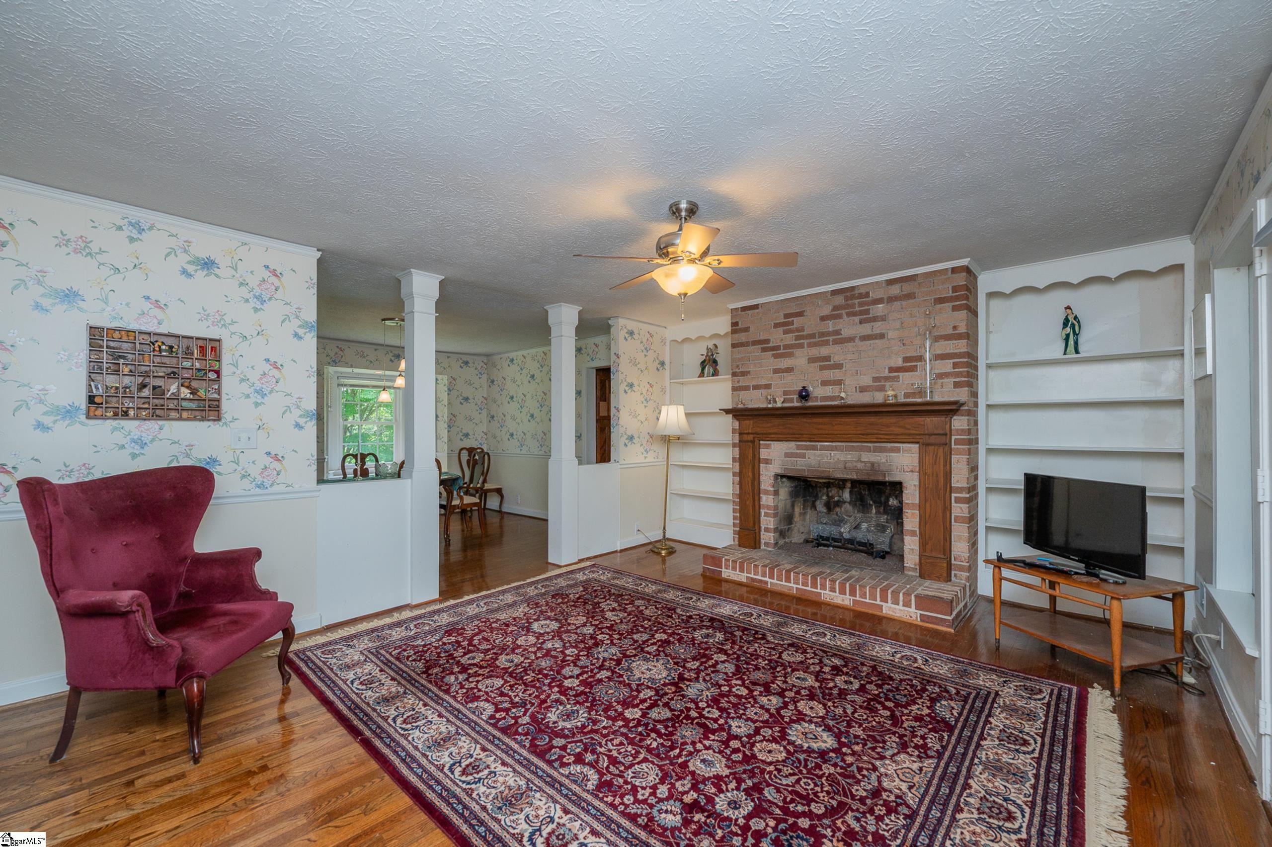 116 Sycamore Drive Marietta, SC 29661 - Photo 7 of 37