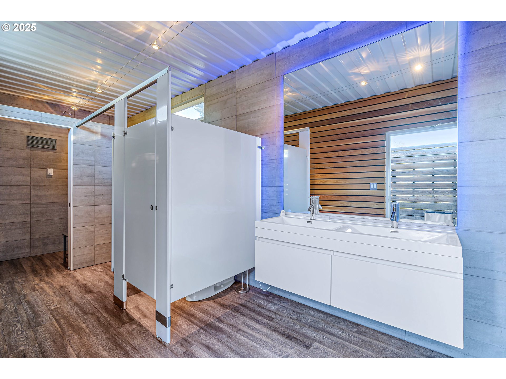 62265 Dodds Road Bend, OR 97701 - Photo 13 of 47 a view of empty room with wooden floor