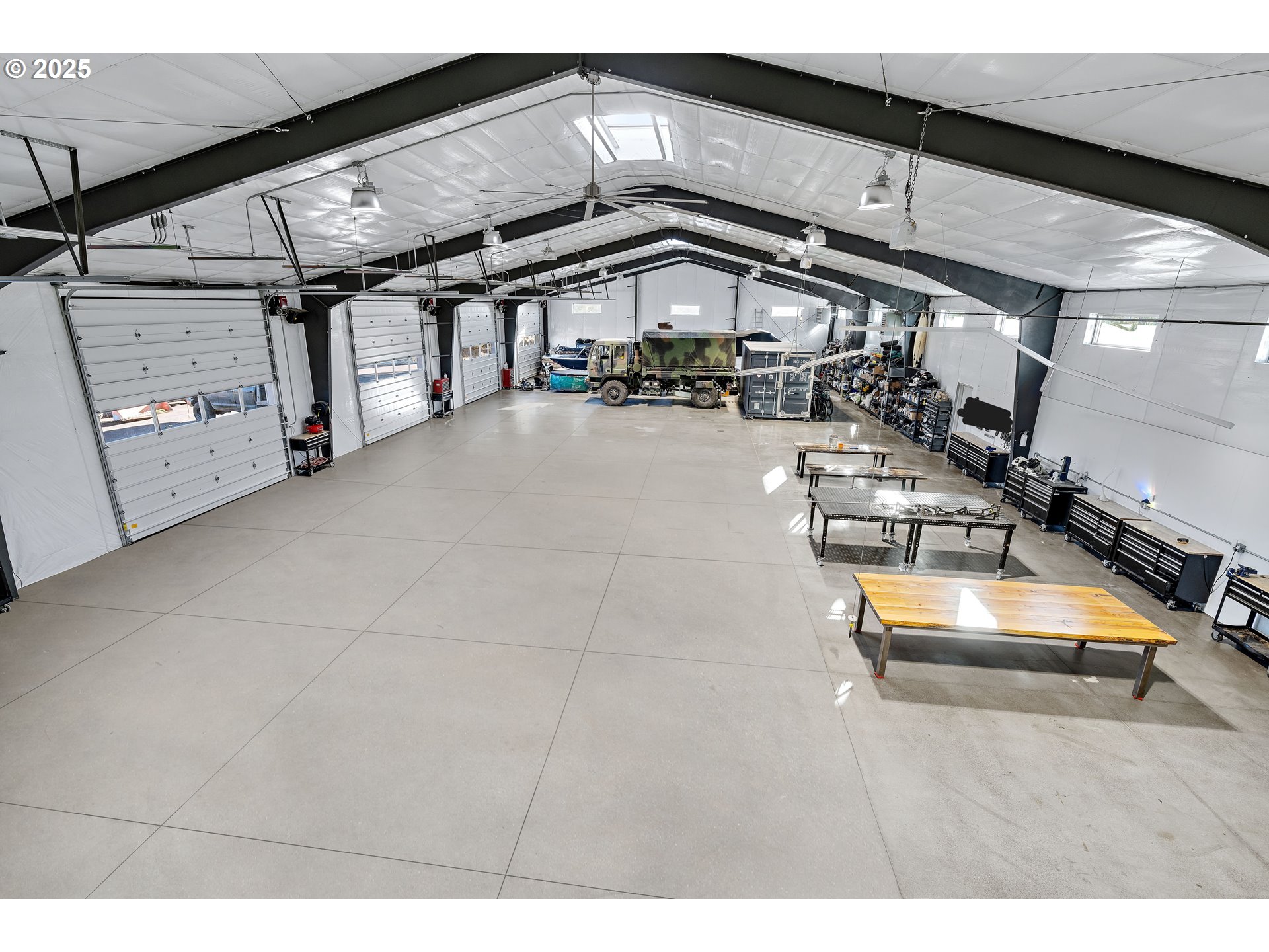 62265 Dodds Road Bend, OR 97701 - Photo 10 of 47 a view of a building with sitting area