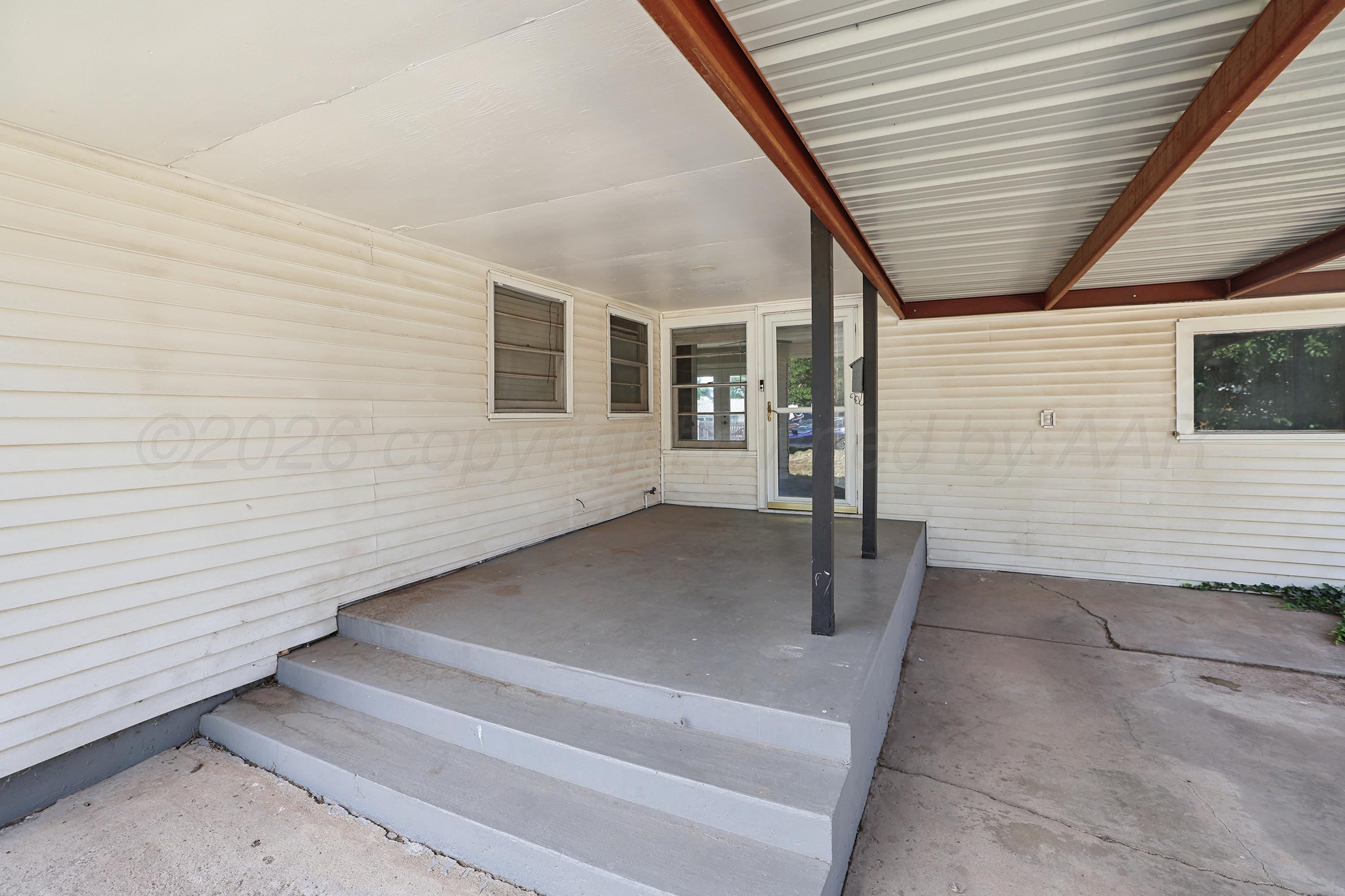 4304 South Bonham Street Amarillo, TX 79110 - Photo 3 of 22 3-Front Porch