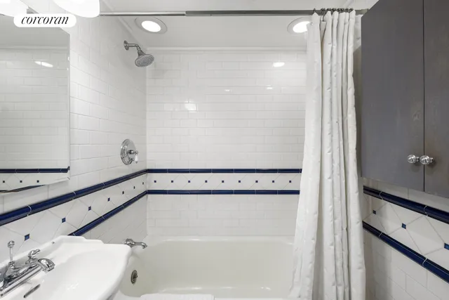 $1,795,000 | 2166 Broadway, Unit 7B | Upper West Side