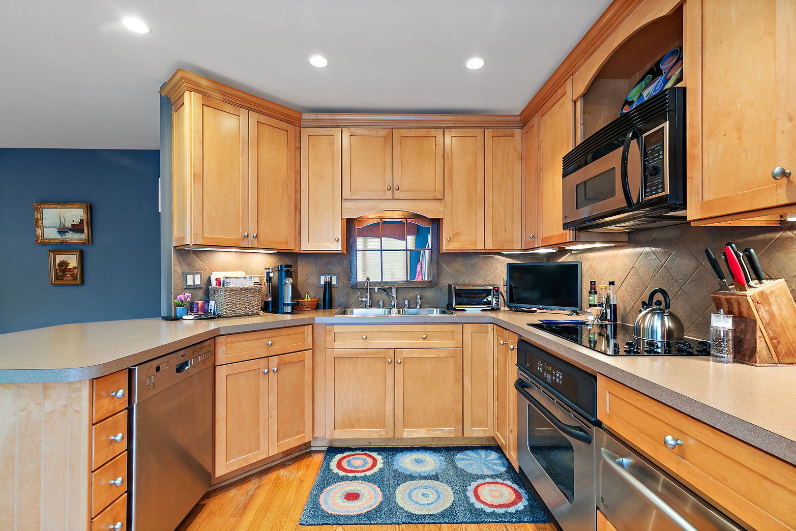 225 Shoreline Road Lake Barrington, IL 60010 - Photo 11 of 50