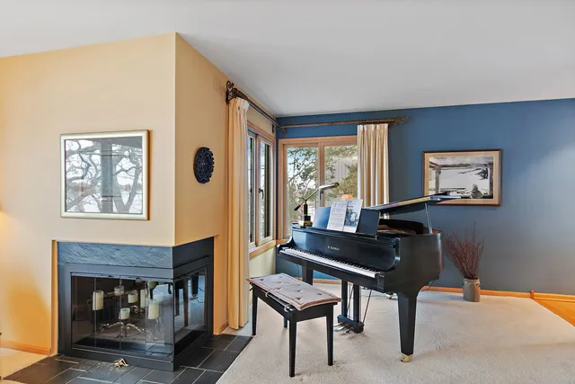 $525,000 | 225 Shoreline Road, Lake Barrington, IL 60010