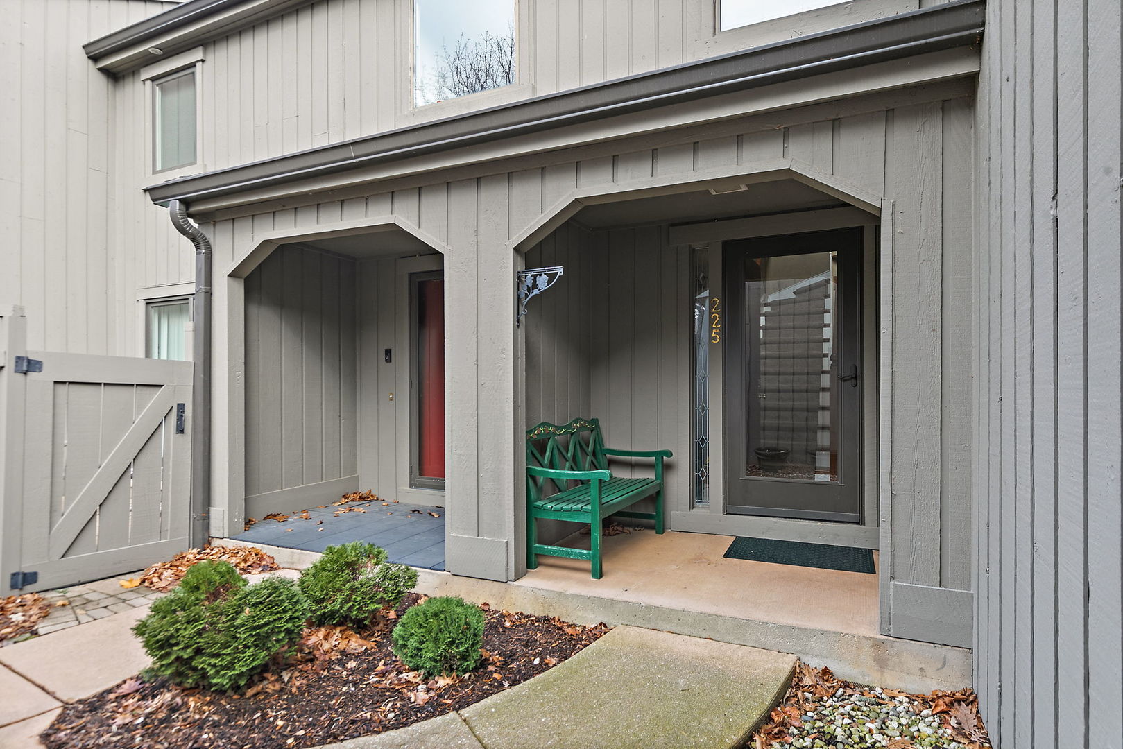 225 Shoreline Road Lake Barrington, IL 60010 - Photo 2 of 50