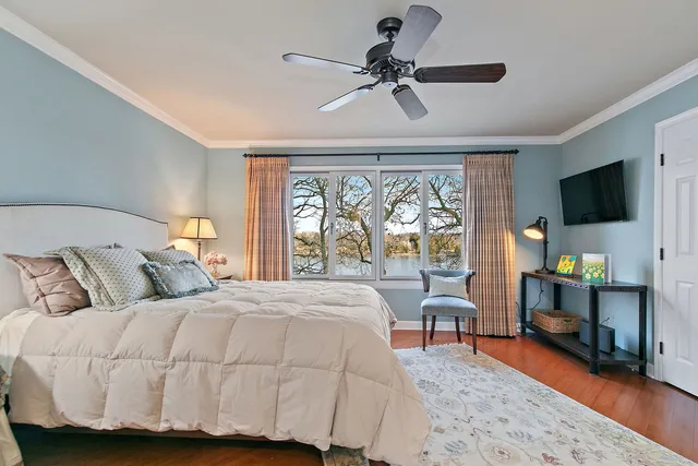 $525,000 | 225 Shoreline Road, Lake Barrington, IL 60010