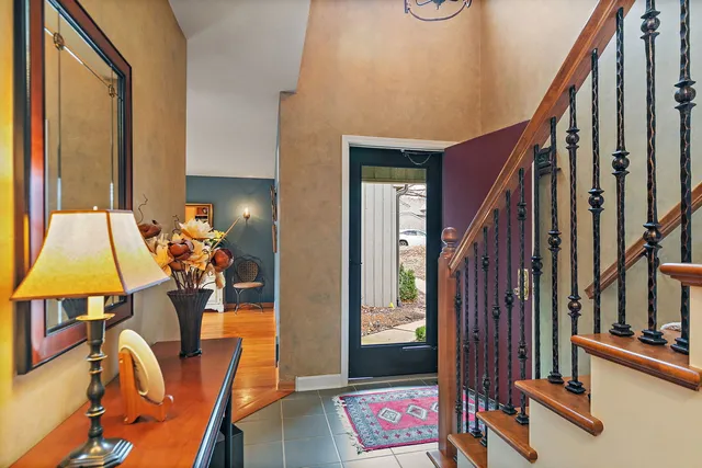 $525,000 | 225 Shoreline Road, Lake Barrington, IL 60010