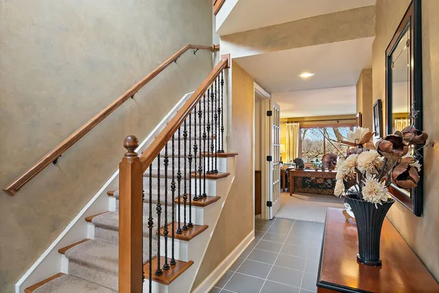 $525,000 | 225 Shoreline Road, Lake Barrington, IL 60010