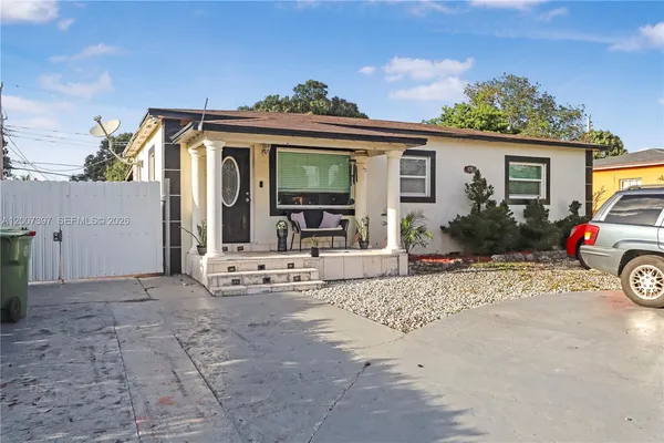 $589,999 | 571 East 60th Street, Hialeah, FL 33013