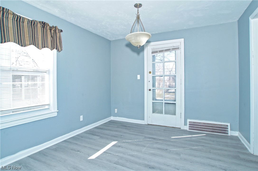 19917 Preston Road Cleveland, OH 44128 - Photo 6 of 14 Gallery Image 6