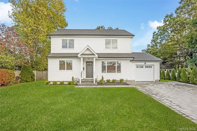 $975,000 | 985 Douglas Avenue, Wantagh, NY 11793