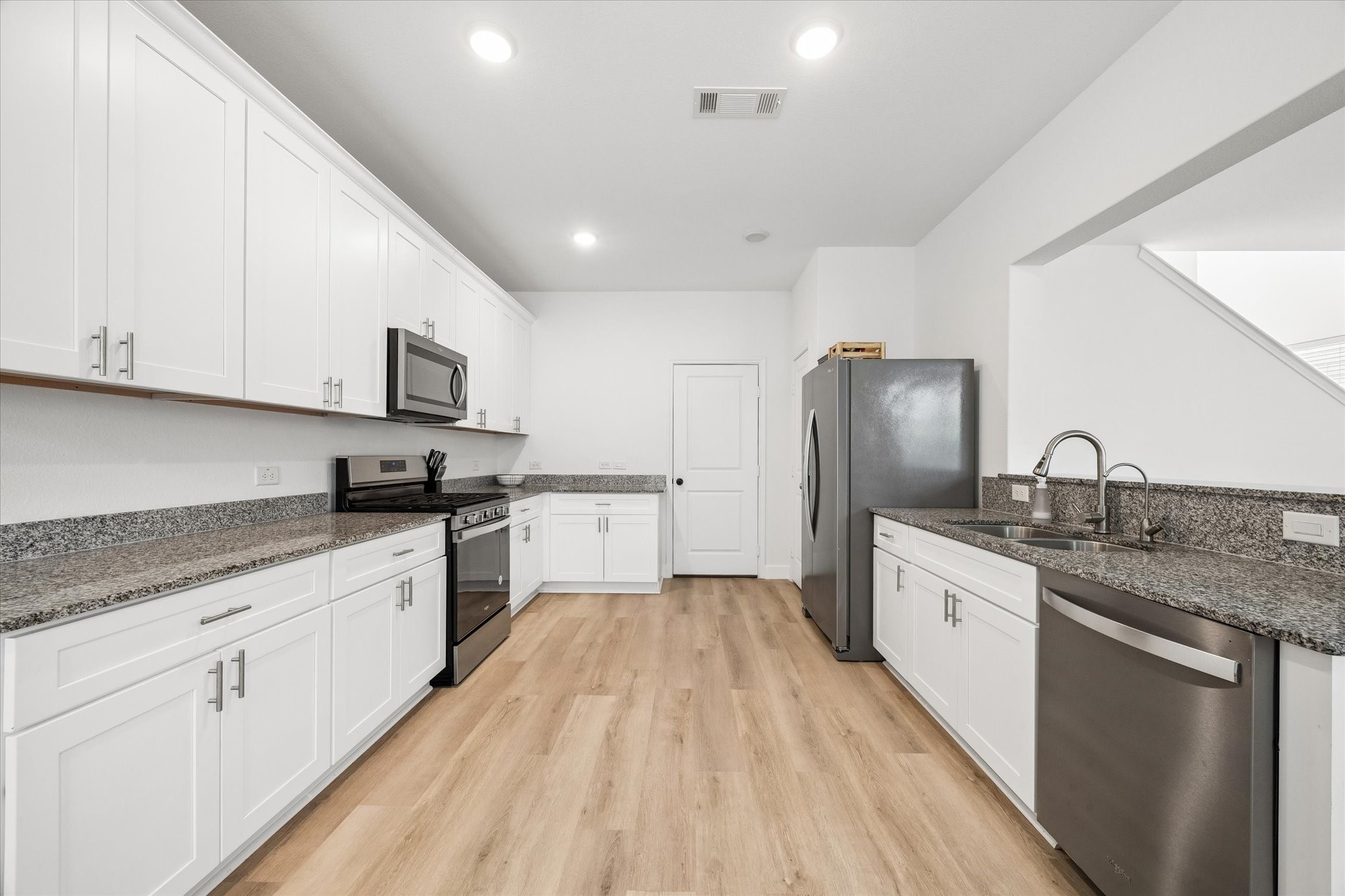 10122 Clearwick Street Houston, TX 77034 - Photo 7 of 21