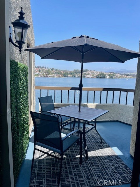 27793 Rota, Unit 14 Mission Viejo, CA 92692 - Photo 4 of 18 a view of a balcony dining table and chairs