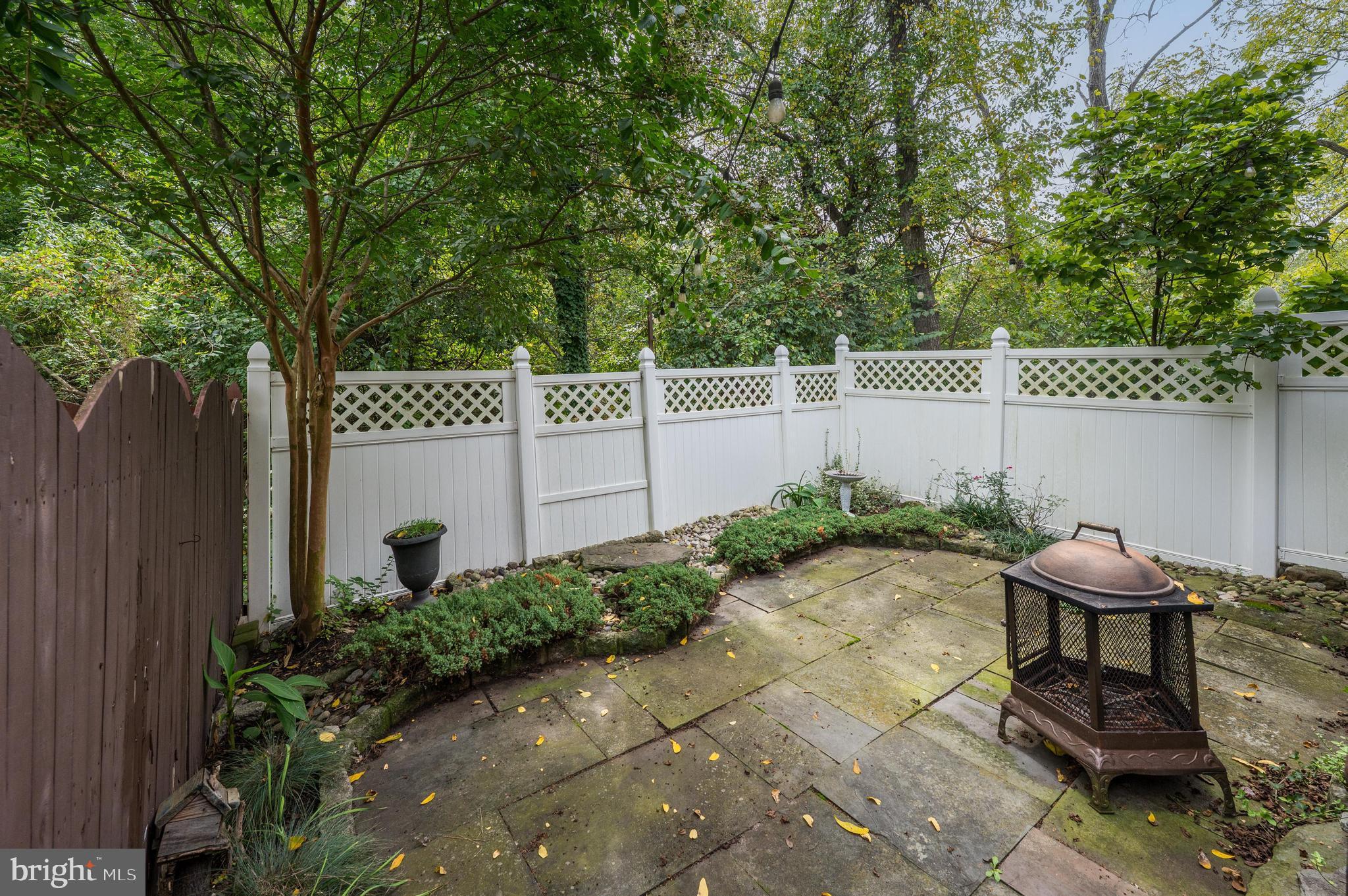 166 Liberty Way Deptford, NJ 08096 - Photo 23 of 25 a garden view with a seating space