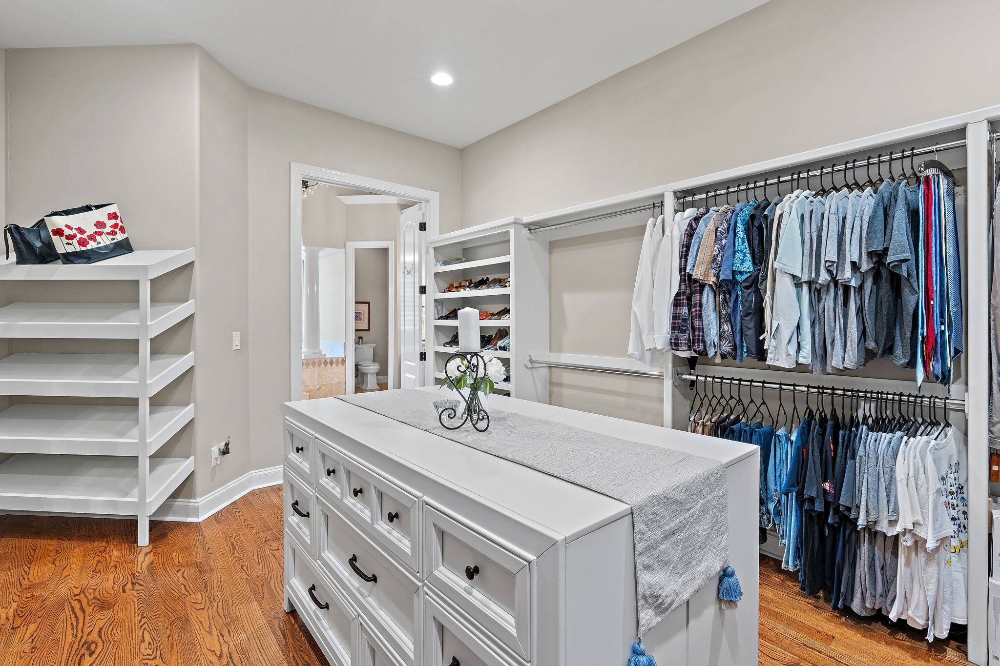 618 Ridgecrest Lane Lebanon, TN 37087 - Photo 26 of 75 a kitchen that has a lot of cabinets in it