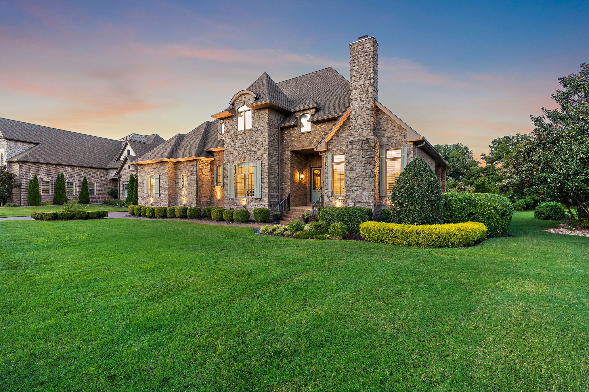 618 Ridgecrest Lane Lebanon, TN 37087 - Photo 4 of 75 a front view of a house with a garden
