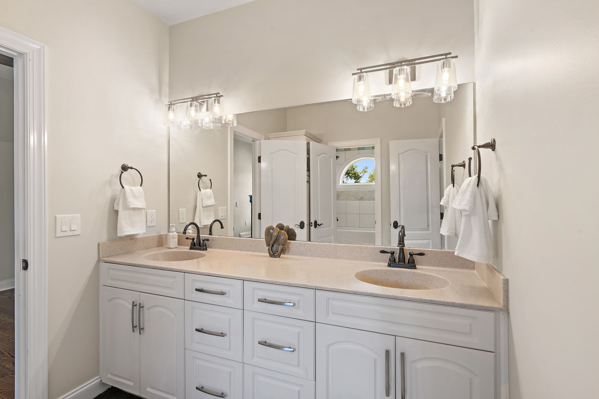 618 Ridgecrest Lane Lebanon, TN 37087 - Photo 44 of 75 a bathroom with double vanity sinks and a mirror