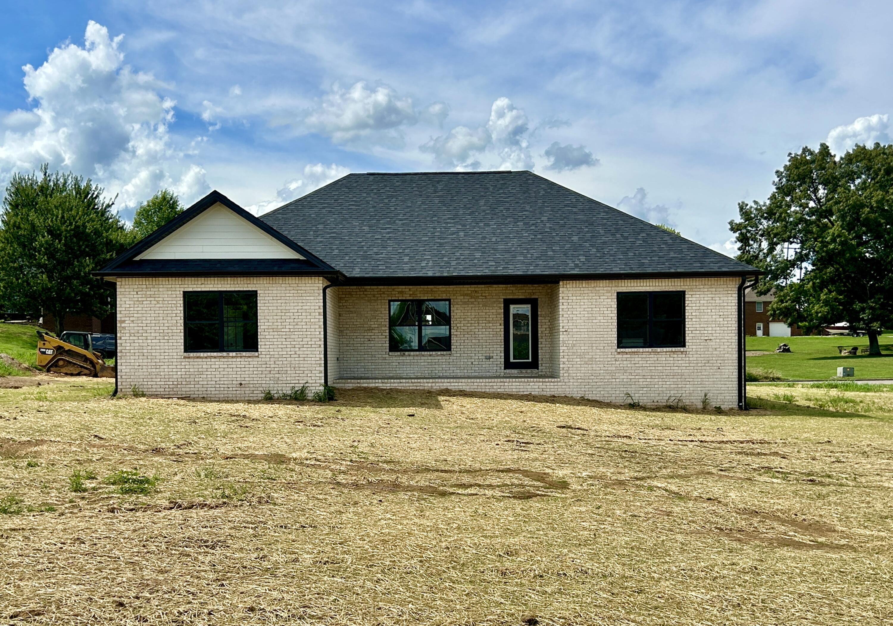 731 Splendor View Dr. Somerset, KY 42503 - Photo 2 of 42 IMG_0577
