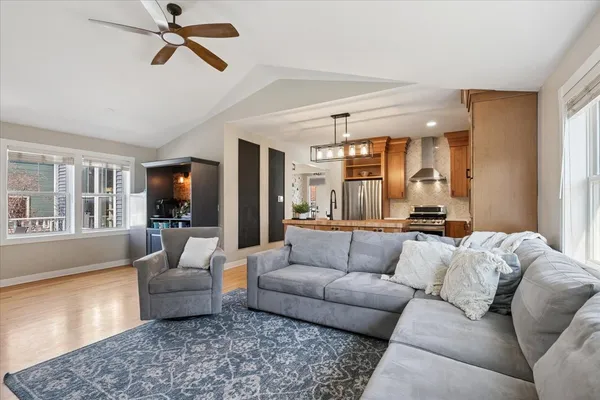 $610,000 | 1571 Amos Bennett Street, Grayslake, IL 60030