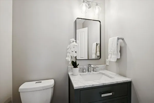 $610,000 | 1571 Amos Bennett Street, Grayslake, IL 60030