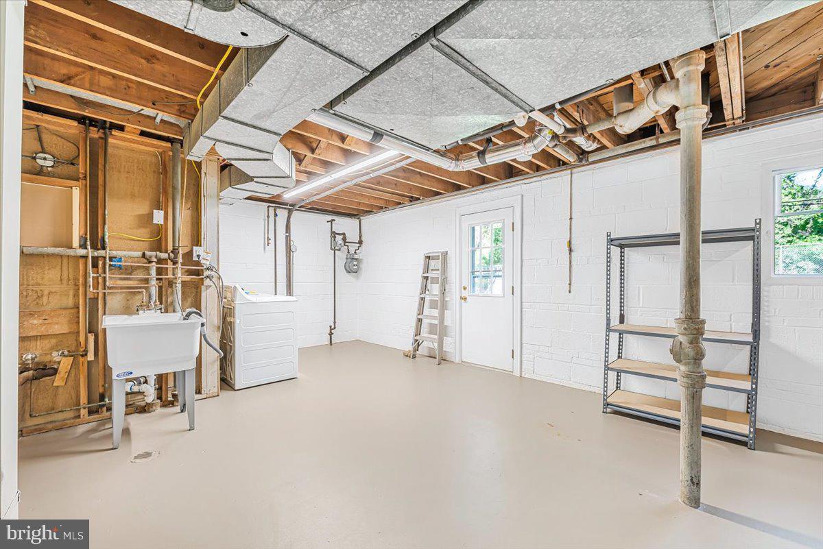 9619 Singleton Drive Bethesda, MD 20817 - Photo 14 of 25 a view of an empty room