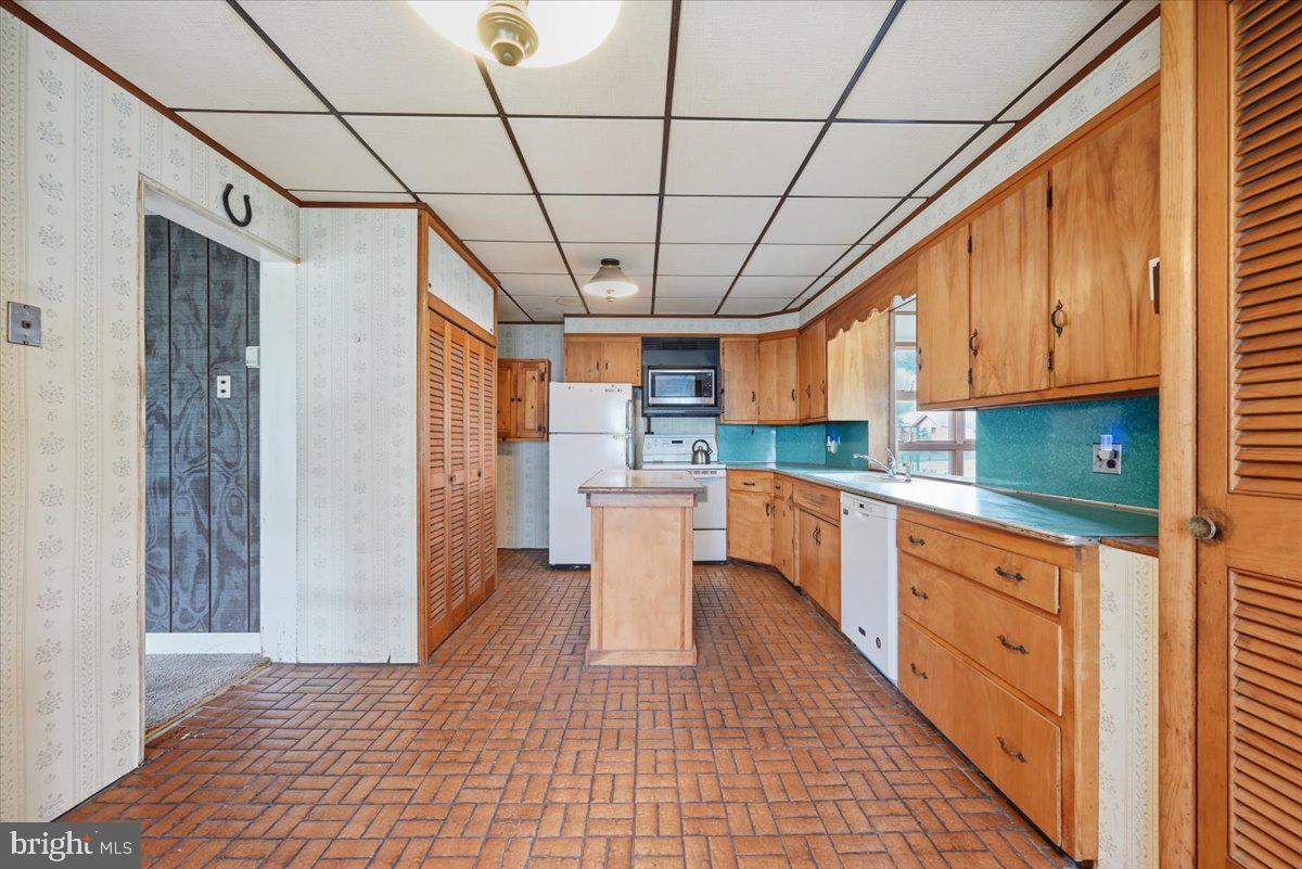520 West Main Street Weatherly, PA 18255 - Photo 25 of 89 Kitchen