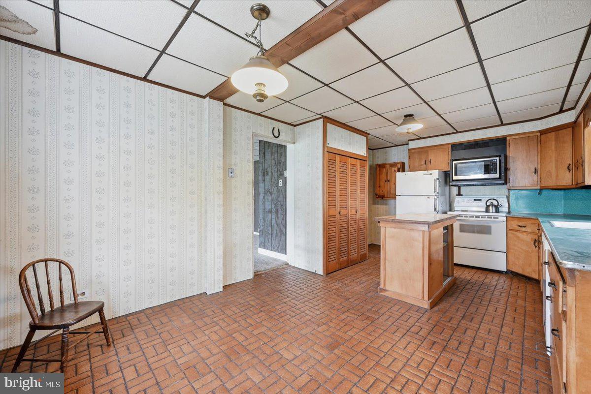 520 West Main Street Weatherly, PA 18255 - Photo 27 of 89 Dining Area next to Kitchen