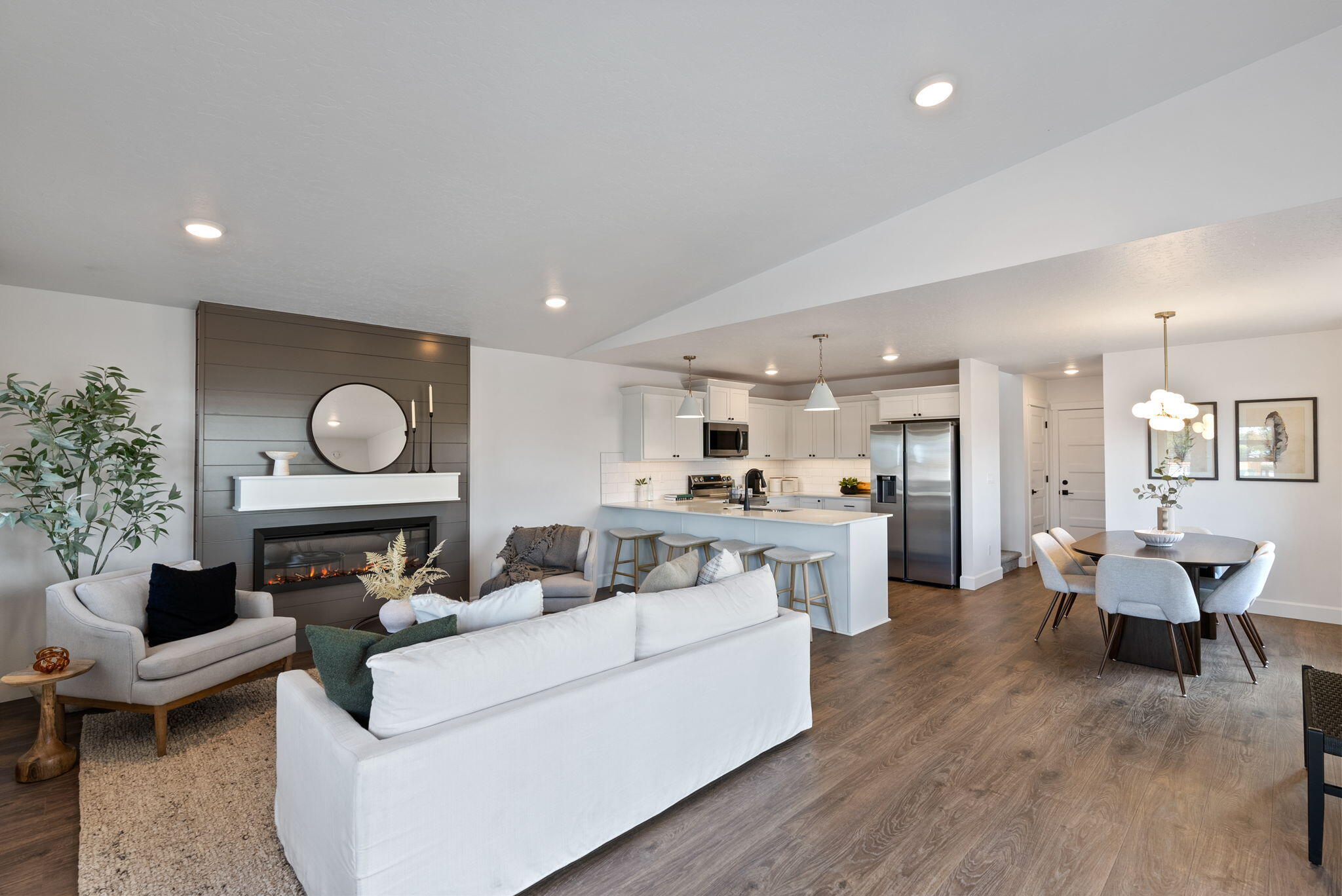 3960 Southwest Obsidian Place, Unit 141 Redmond, OR 97756 - Photo 5 of 28 Sample Photo