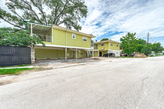 $800 | 1711 Fourcade Street, Unit 5, Houston, TX 77023