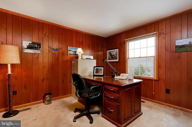 18902 Woodburn Road Leesburg, VA 20175 - Photo 22 of 26 Study