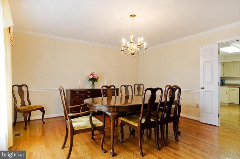 18902 Woodburn Road Leesburg, VA 20175 - Photo 7 of 26 Dining Room